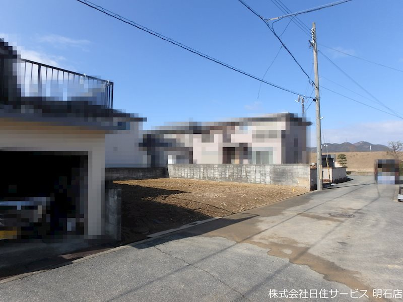 新神野１丁目　土地の前面道路含む現地写真|南側より撮影した前面道路含む現地写真