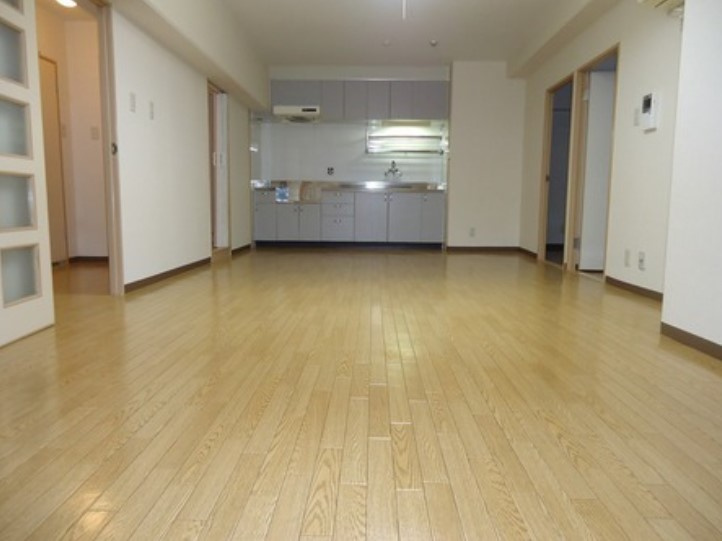 大阪市浪速区敷津東３丁目の賃貸マンションの居間・リビング