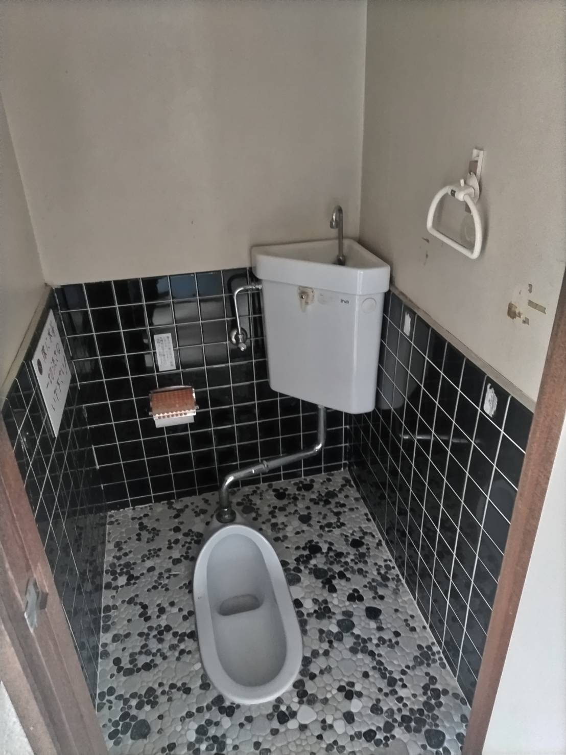 近江八幡市中村町の店舗事務所のトイレ|トイレです