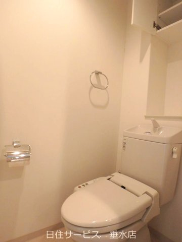 アルファステイツ西明石Ⅲのトイレ|落ち着いた色調のトイレです