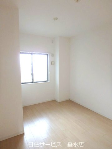 アルファステイツ西明石Ⅲの洋室|使い勝手のいい洋室です