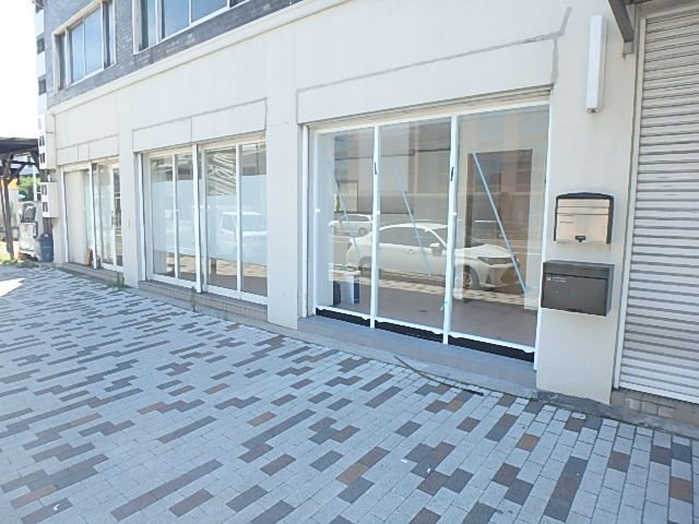 アーバン中央市場前の外観
