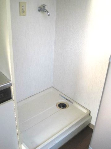 西舞子メゾンの設備|室内洗濯機置き場です