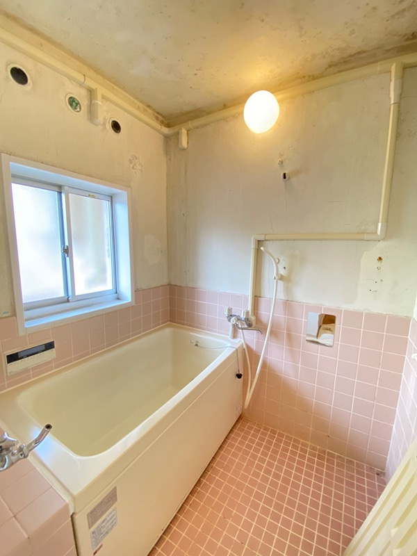 舞子片山団地4号棟の浴室|落ち着いた空間のお風呂です