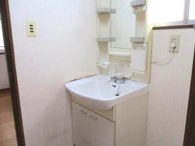 神戸市垂水区乙木２_戸建ての洗面所|コンパクトで使いやすい洗面所