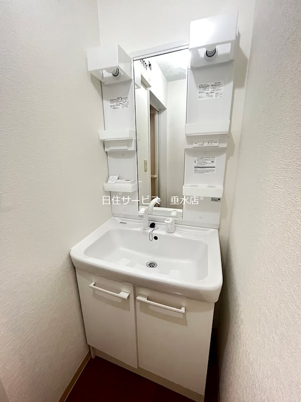 渡島ビルの独立洗面台|独立洗面台♪収納多数☆