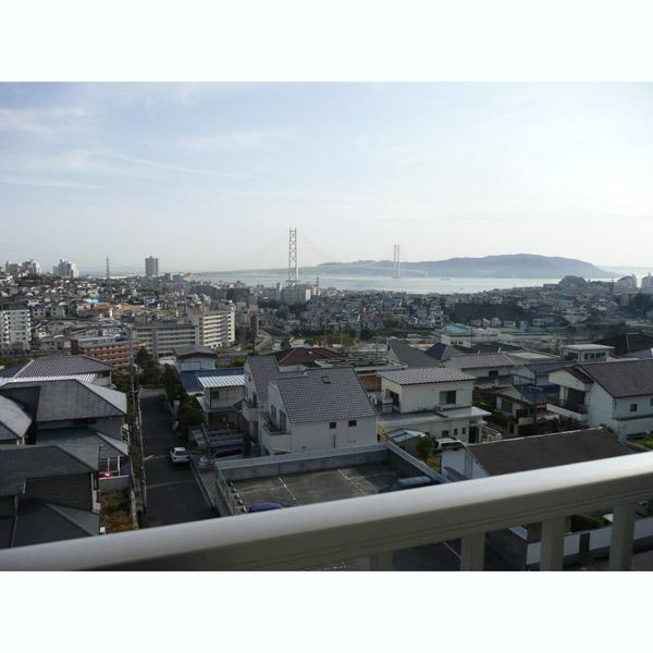 明舞第二団地　２号棟の展望|バルコニーから明石海峡が望めます