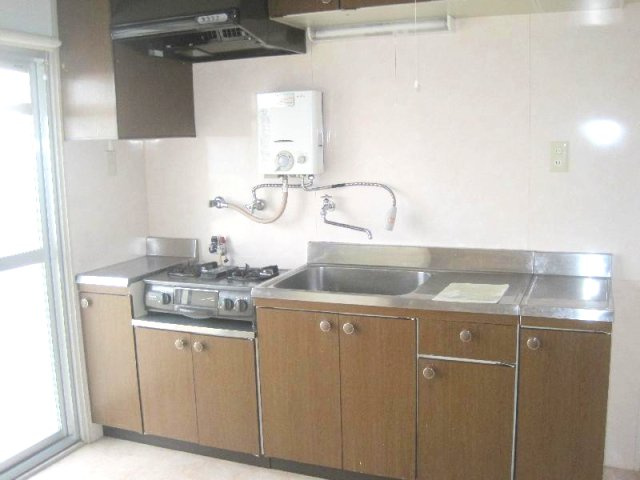 明舞第二団地　２号棟のキッチン|キッチンでお料理をお楽しみください