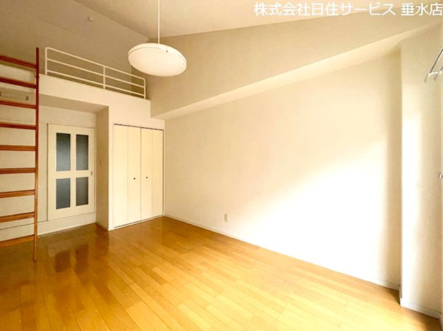 メゾンカンタチオの居間・リビング|ゆったりとした居間です