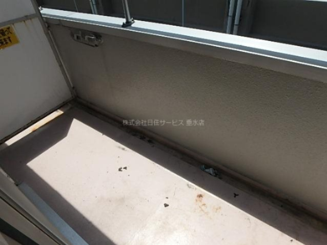 メゾンカンタチオのバルコニー|暖かな日差しのふりそそぐバルコニー