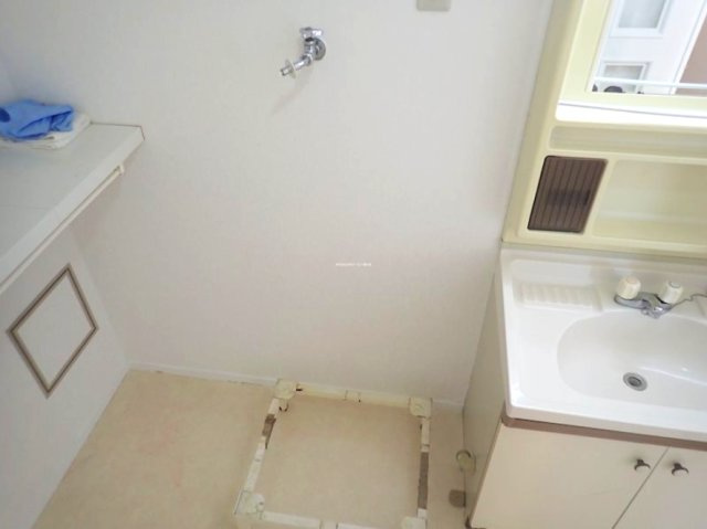 ドルミハイツ垂水A棟の洗面所|洗濯機置場