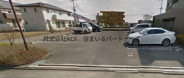 グランディアの駐車場|駐車場があるので、車を買う予定の方も安心です