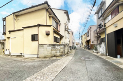 【前面道路含む現地写真】 | 右京区梅津罧原町　中古戸建 | 理想のお部屋にリフォームしたい、とにかく安く綺麗にしたい、リフォーム費用を住宅ローンで借りたい等、お客様のご要望に合わせたご提案をさせていただきます。お気軽にご相談下さい！