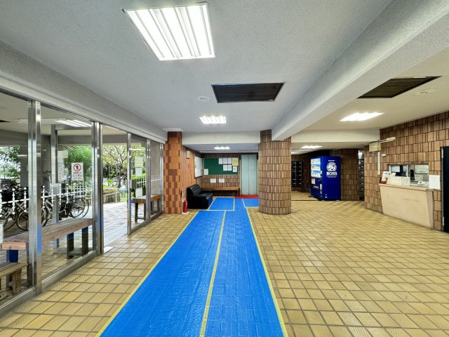 新大橋永谷マンションのその他共用部分|広々としたエントランスホール
