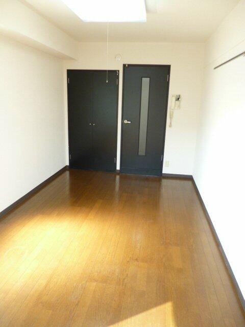 川崎市多摩区菅６丁目の賃貸マンションの居間・リビング