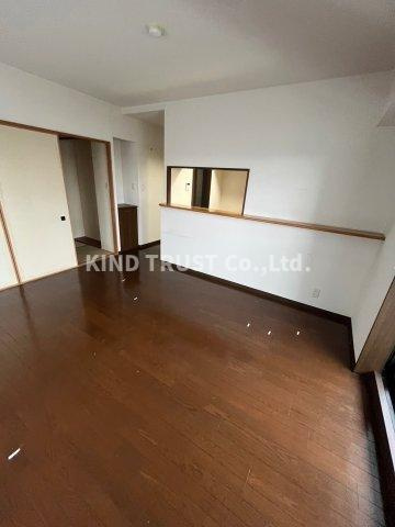 ルナ天神橋の居間・リビング|居間です