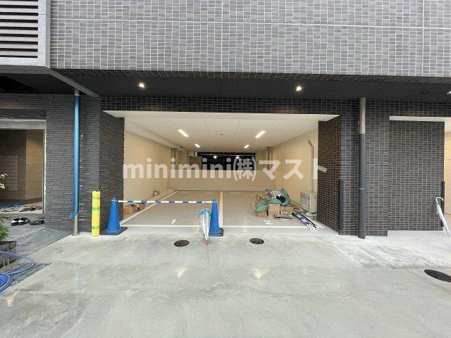 ミラージュパレス難波クルヴァの駐車場