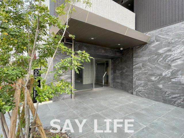 大阪市城東区東中浜９丁目の賃貸マンションのエントランス