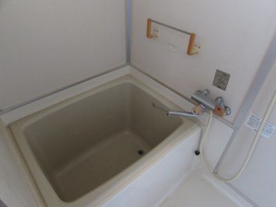 【浴室】 | 洲本市由良一丁目一戸建 | 浴室の写真です。（令和６年１０月撮影）