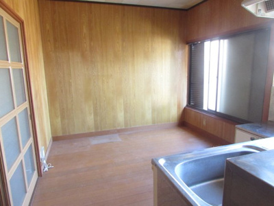 【キッチン】 | 洲本市由良一丁目一戸建 | キッチンスペースの写真です。（令和６年１０月撮影）