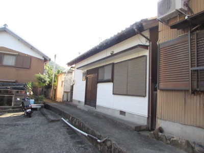 【外観】 | 洲本市由良一丁目一戸建 | 外観写真です。（令和６年１０月撮影）