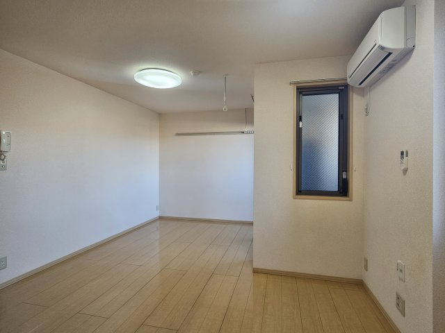 パークハイム弐番館　Ｂ棟の居間・リビング