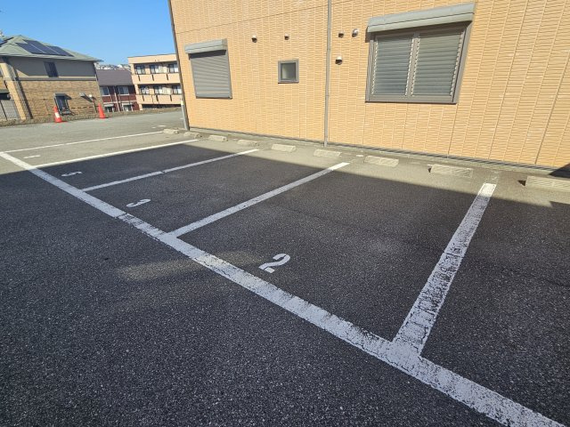 パークハイム弐番館　Ｂ棟の駐車場