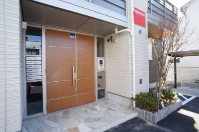 Sunmergeのエントランス|オートロック付きのマンションです♪