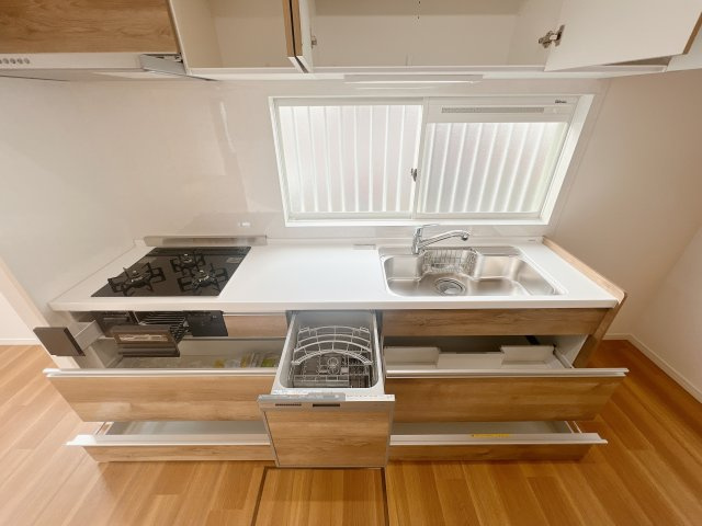 【キッチン】 | 古賀市舞の里5丁目　戸建 | 広い調理スペースを確保しました。このスペースがあれば、諦めていたパンや麺づくりも十分チャレンジできそうです。