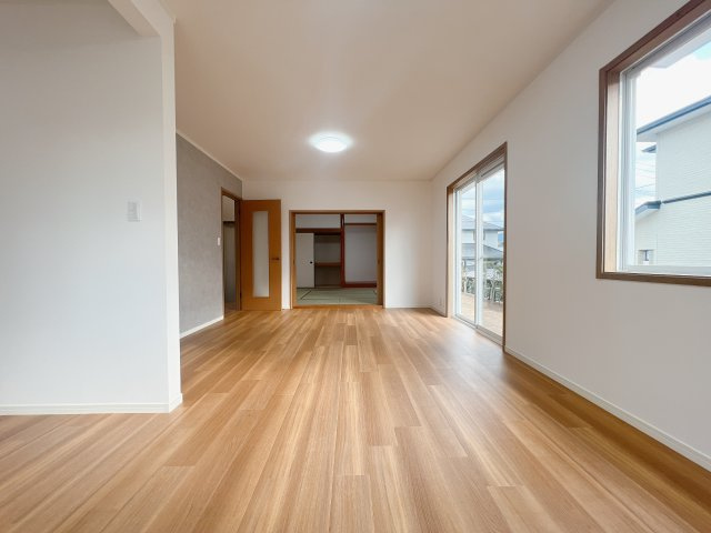 【居間・リビング】 | 古賀市舞の里5丁目　戸建 | どんな家具を、どう配置するか。照明は？この一枚に好きなイメージをどうぞ描いてください。