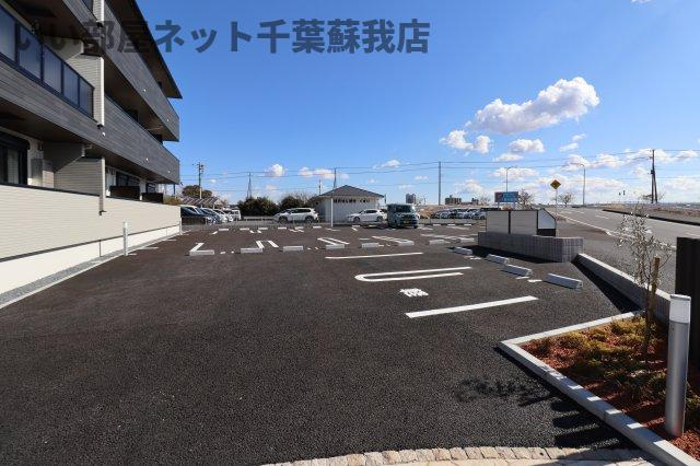 アップルハウスの駐車場|駐車スペースもあります
