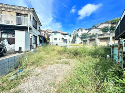 【外観】 | ◇桜ヶ丘２丁目　新築戸建て　１号棟◇ | 前面道路は閑静な住宅地。車通りの少ない道路です。お子様にも安心です。

