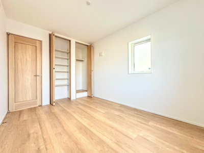 【洋室】 | ◆横浜市緑区十日市場町新築D号棟◆ | ◆子どものスタディ空間として、あるいは書斎やホビールームとして生活スタイルに合わせて使えるプライベートルーム。居心地のいい落ち着いたインテリアが似合います。