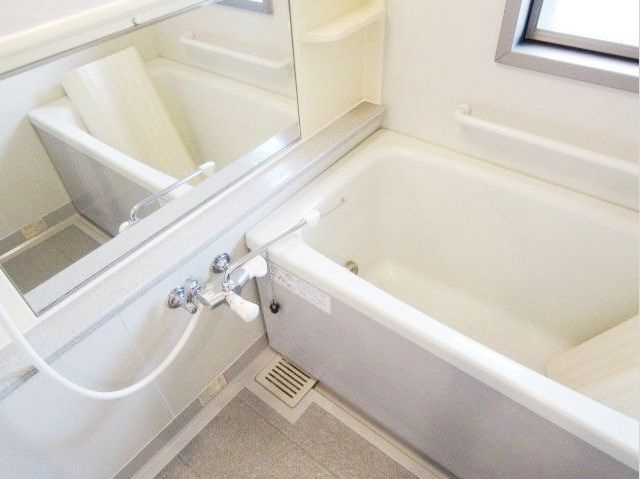 川口市飯塚１丁目の賃貸マンションの浴室|別室参考写真です。