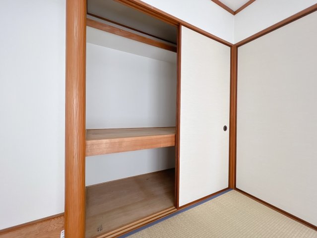 【収納】 | 筑紫野市美しが丘南4丁目　戸建 | 和室の収納もたっぷり。来客用のお布団も３組置いてもまだまだ余裕があります。