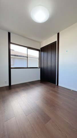 【洋室】 | 筑紫野市美しが丘南4丁目　戸建 | 一人ひとり快適な空間は違うからこそ、家具の配置もアレンジしやすいシンプルなデザインに。