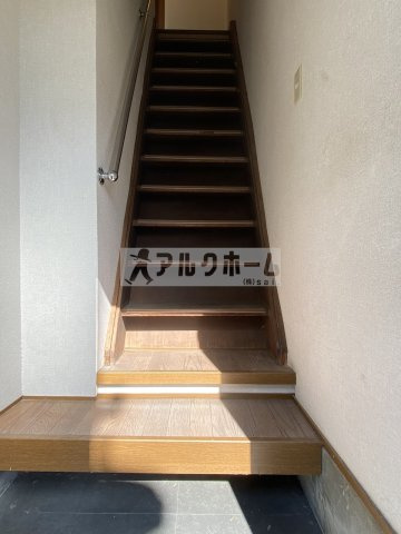 弓削パークハイツの玄関