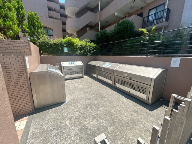 敷地内ゴミ置場