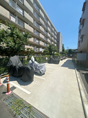 バイク置き場空き要確認　費用別途