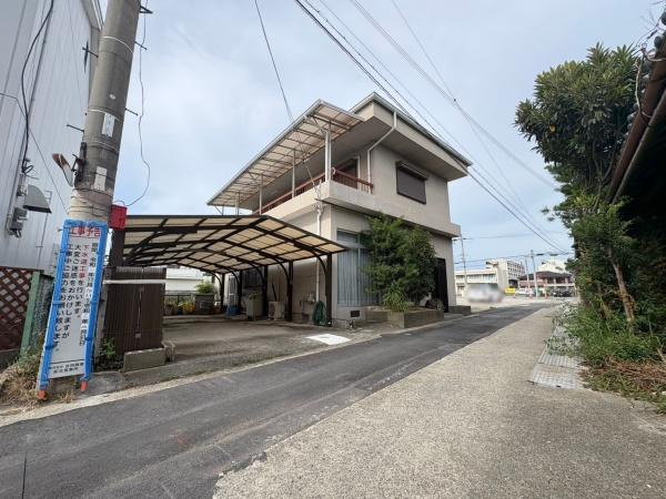 岩出市清水　中古戸建の前面道路含む現地写真