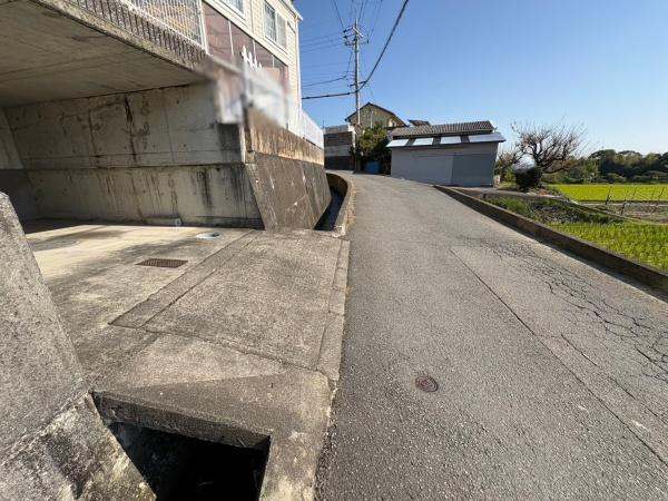 和歌山市園部　中古戸建の前面道路含む現地写真