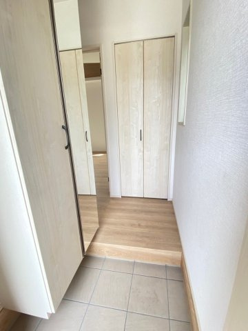 第2長嶺東9丁目　2号棟　3LDの玄関