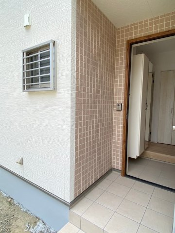 第2長嶺東9丁目　2号棟　3LDの玄関