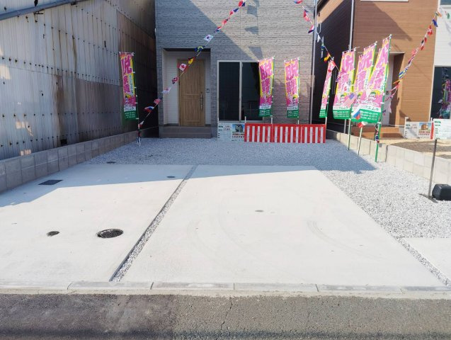 熊本市南区白藤1丁目　3号棟　3LDKの駐車場