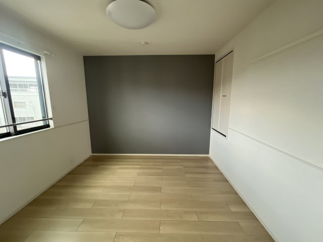 ロアーノの洋室