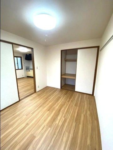 ブロッサム　Bの洋室