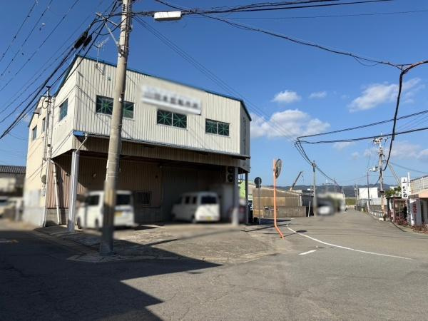 和歌山市栗栖　倉庫の外観