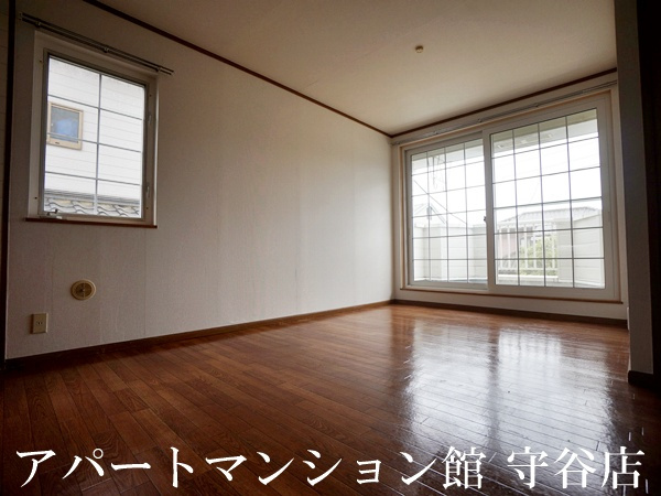 アクティ・ヤマサＢの居間・リビング