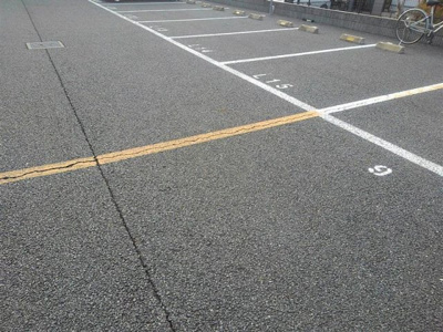 【駐車場】 | レオパレスアンジェブランシュ | 画像8