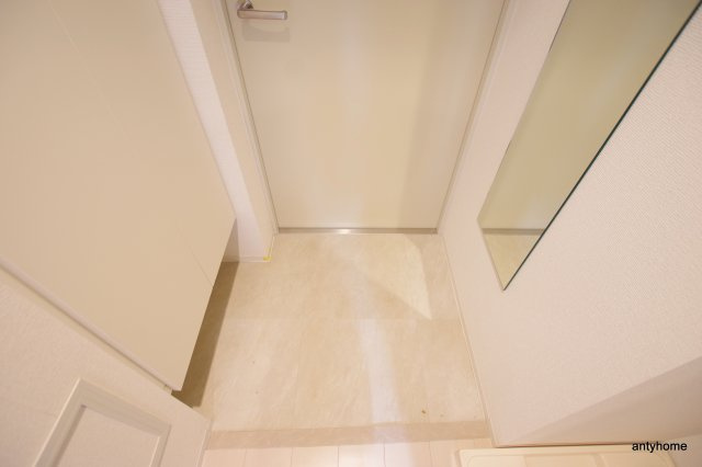 セレニテ本町ルフレ　仲介手数料無料の玄関